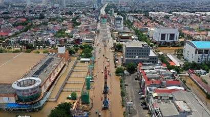 Pengapnya Jakarta dalam Retorika Banjir