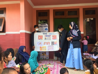 KKN Kelompok 7 Universitas Muhammadiyah Jember Adakan Penyuluhan TBC di Ledokombo