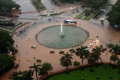 Inikah Manfaat Banjir Jakarta untuk Anies Baswedan?
