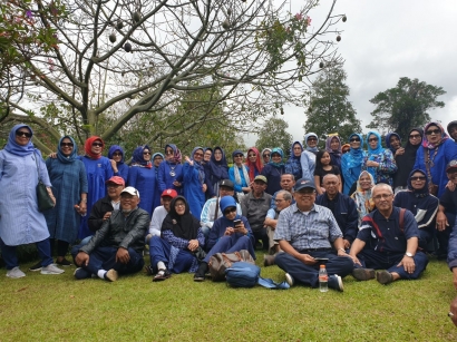 Menikmati Touring 100-K Bandung-Garut Bersama Paguyuban Pensiunan yang Mengasyikan