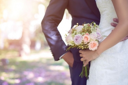 Urgensi Utang untuk Pesta Resepsi Pernikahan Mewah