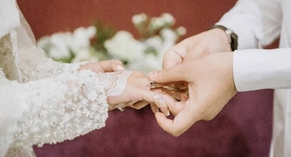 Menyoal tentang Pernikahan dan Viralnya Kakek 103 Tahun Nikahi Perawan