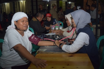 Bersama Puskesmas Periuk, PMI Kota Tangerang Berikan Layanan Kesehatan dan PSP