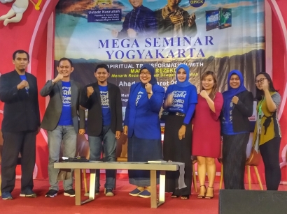 Opick Tombo Ati akan Bersenandung di Mega Seminar Magnet Rejeki Yogyakarta