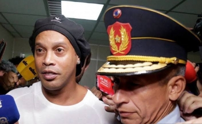 Kehidupan Bak Roller Coaster, Ronaldinho Kini Diamankan di Penjara Paraguay