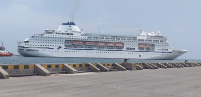 Kapal Pesiar MV Colombus Diperbolehkan Bersandar di Pelabuhan Tanjung Emas Semarang