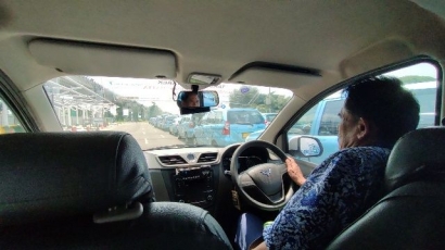 Derita Sopir Taksi Saat Wabah Corona Melanda Negeri