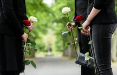 Menyoal Sambutan Upacara Pemakaman yang Sangat Lama dan Membosankan