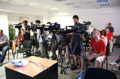 Penerapan Umpan Balik Wartawan-Audiens dalam Konvergensi Alur Kerja Newsroom 3.0
