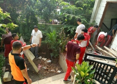 Bersama Kita Jaga Kebersihan di SMKN 50 Jakarta