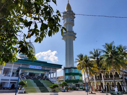 Gontor di Seluruh Indonesia Serentak Bertilawah Al-Qur'an