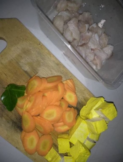 Resep Ikan Tuna Mix Wortel dan Tahu Bumbu Manis Pedas