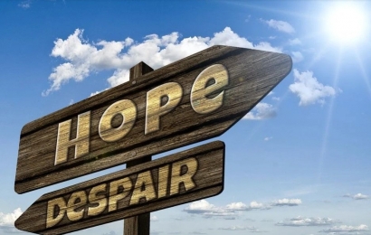 Harapan adalah Akar dari Semua Rasa Sakit Hati