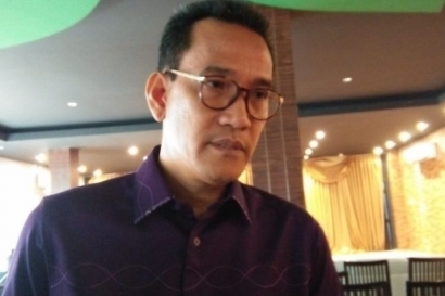 Inikah Alasan Utama Pencopotan Refly Harun dari Komut Pelindo I?