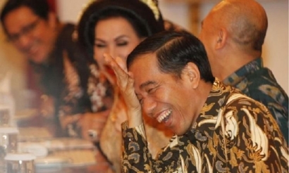 Pak Jokowi (Mungkin) Sedang Ingin Melucu