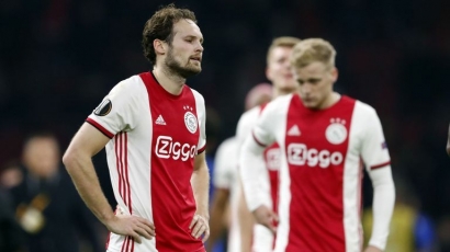 Ajax Amsterdam Gagal Juara Eredivisie dan Komentar Edwin van der Sar