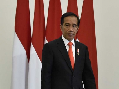 Jokowi di Tengah Lucunya Politisi Partai Negeri Ini
