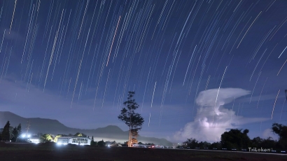 Berburu Meteor Dapat Star Trails