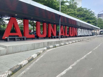 Alun-alun Kota Bandung, Dulu Ramai Kini Sepi Senyap