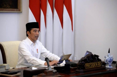 Iuran BPJS Naik, Pak Jokowi Bilang, "Jangan Panik, Tetaplah Tenang!"