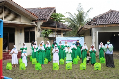 Kontinuitas Yayasan Rindang Indonesia Tebar Seribu Paket Lebaran Bagi Yatim dan Dhuafa