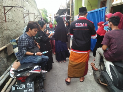 LSM SIGAB Berbagi Masker Gratis di Jakarta Utara