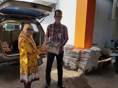 Bank Lampung Cabang Kotabumi Berikan Bantuan Beras buat Pendonor Sukarela