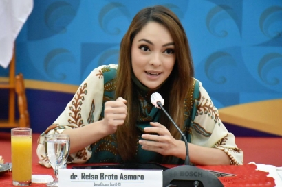 Dokter Reisa Broto Asmoro Jadi Jubir Covid-19, Netizen: Kenapa Bukan Tante Ernie?