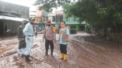 Akibat Banjir Semalam, Nurdin Abdullah Bantu Bantaeng 16 Milyar dan Paket Makanan