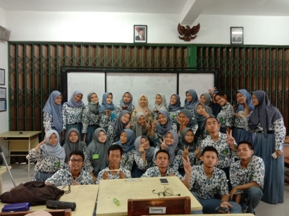 Guru PPL di SMKN 50 Jakarta