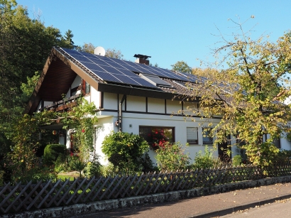 Menghemat Listrik Rumah Tangga dengan Energi Matahari di Jerman