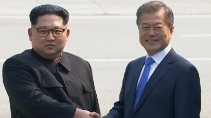 Melirik Sebentar ke Pertemuan Kim Jong Un-Moon Jae In di Tahun 2018
