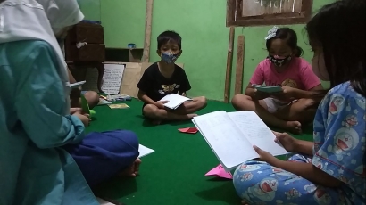 Mahasiswa UNS Mendirikan Rumah Belajar di Desanya Selama PSBB