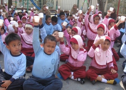 Program Susu dan Bubur Sekolah Gratis, Tingkatkan Nilai Gizi Anak-anak