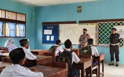 Songsong New Normal, Bakti Brimob Aceh di Sekolah