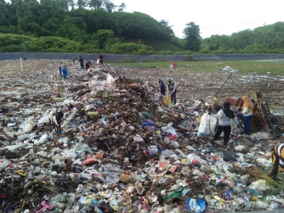 Ada Tempat Khusus Mengolah Sampah Kantong Plastik di Pohuwato