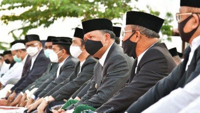 Bersama Masyarakat Jeneponto, Gubernur Sulawesi Selatan Ikuti Shalat Idul Adha 1441 H