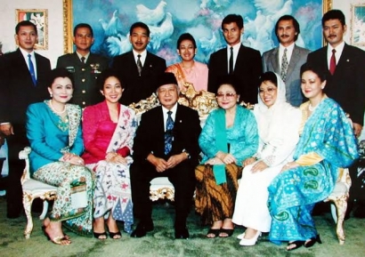 Ambyar Politik Trah Soeharto dan KO-nya Pangeran Cendana