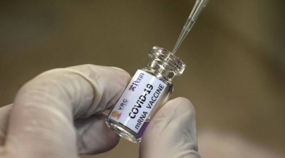 Tak Hanya Covid-19, Virus Pembodohan Juga Perlu Vaksin