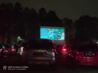 "Drive in Senja" Sensasi Nonton Bioskop di Dalam Mobil