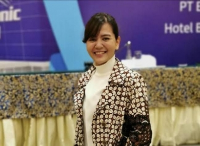 Mantan Sekjen Cantik PSSI Ratu Tisha Banting Setir ke Bisnis Elektronik