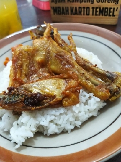 Cita Rasa Tradisional Masakan Ayam Kampung Goreng Mbah Karto Tembel