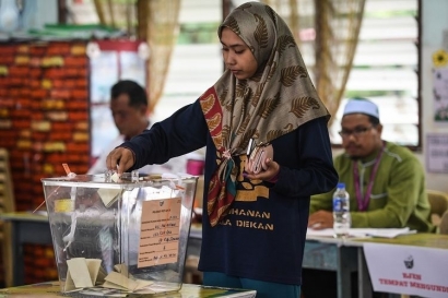 Malaysia di Ambang Resesi dan Pemilu