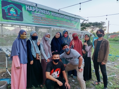 KKN Unisri Surakarta "Bali Ndeso" 2020: Sosialisasi Pengembangan Tanaman Hidroponik 