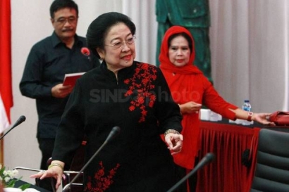 Serangan "Basi" kepada Bu Megawati dan Presiden Jokowi