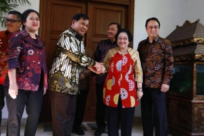 Ketika Bu Megawati "Diserang" dengan Dugaan Elektabilitas Puan Rendah