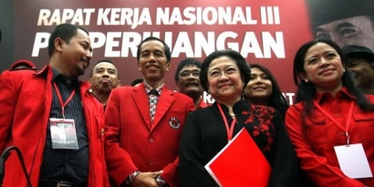 Refly Harun: Demonstrasi Meminta Jokowi Mundur Bukan Makar, Keliru!