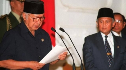 Bukan Hanya Mahasiswa, Dua "Anak Emas" Ini Turut Andil Lengserkan Soeharto