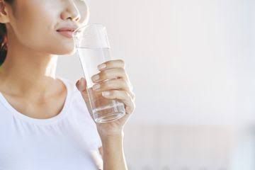 Kapan Waktu Terbaik Minum Air Putih Menurut Dokter?
