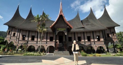 Perlukah Mengubah Nama Provinsi Sumatera Barat Menjadi Minangkabau?